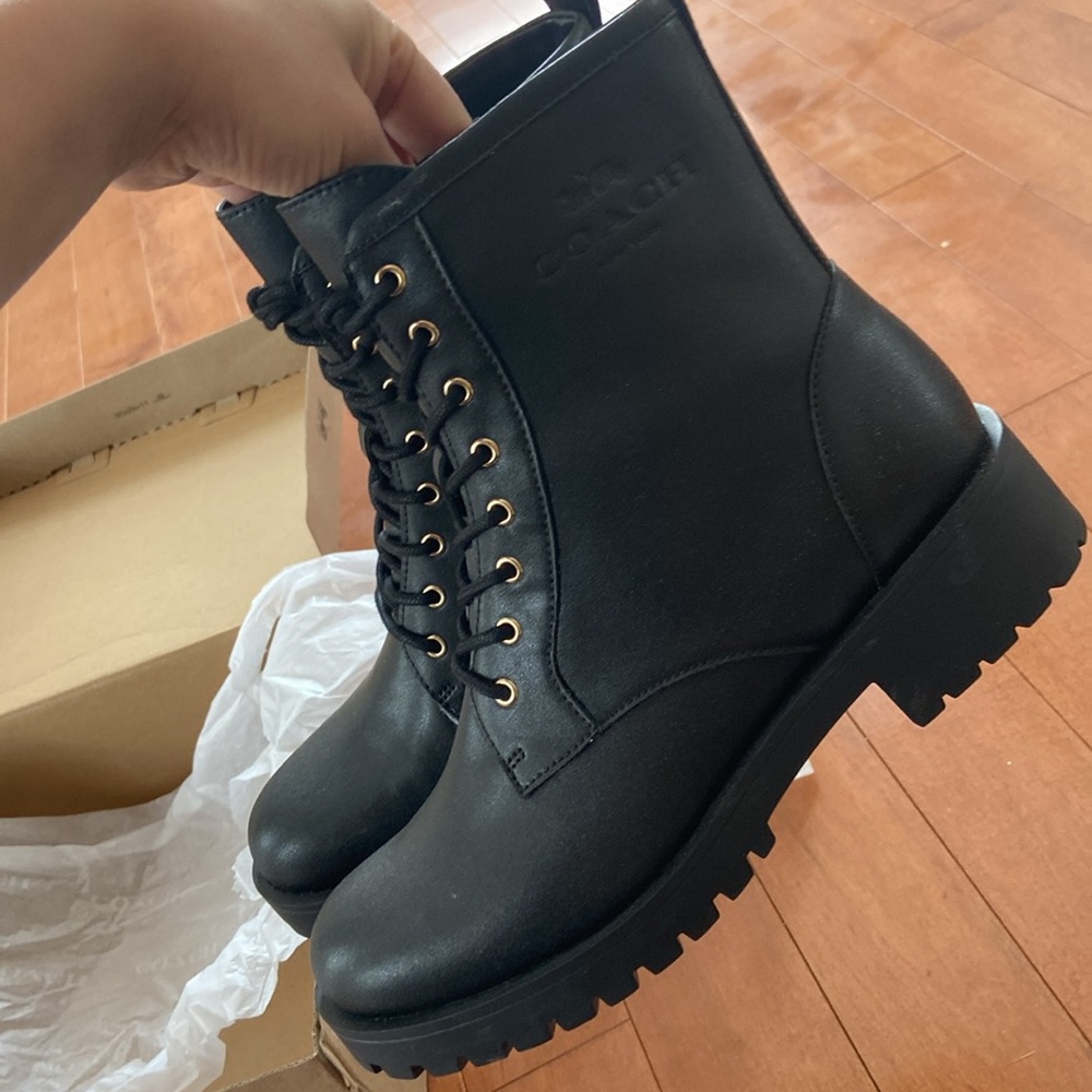 Coach leather boots. 7.5 - Picture 2 of 9